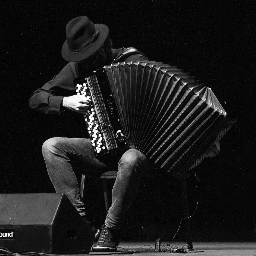 La música de este urretxuarra ha triunfado en un concurso de Polonia, seducido en China y aspira a conquistar América