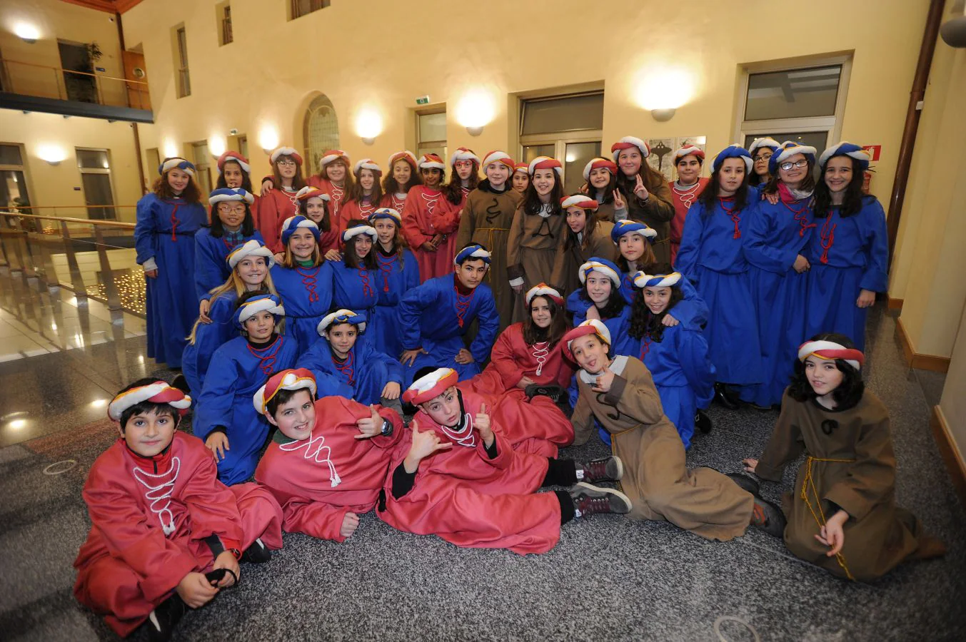 Niños y adultos han disfrutado con la llegada de Melchor, Gaspar y Baltasar