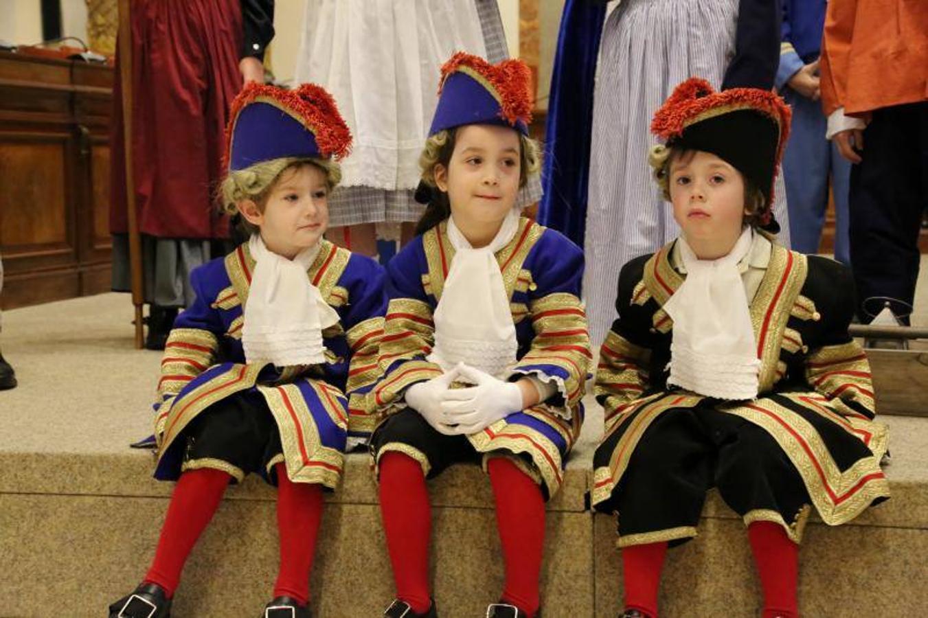 Este viernes se ha celebrado la preentación de la Tamborrada Infantil, con la figura de la 'Alcaldesa' como novedad. 