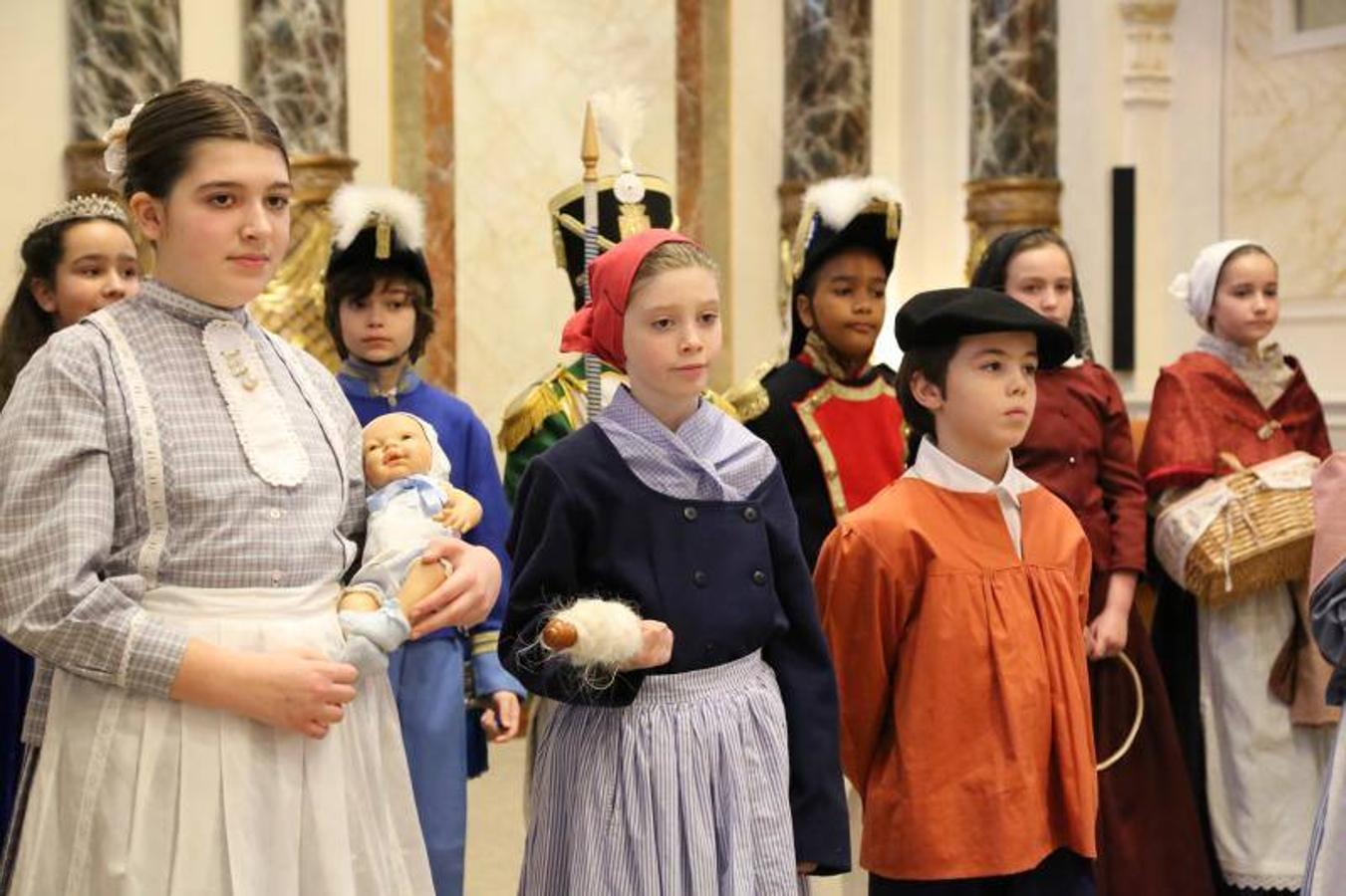 Este viernes se ha celebrado la preentación de la Tamborrada Infantil, con la figura de la 'Alcaldesa' como novedad. 