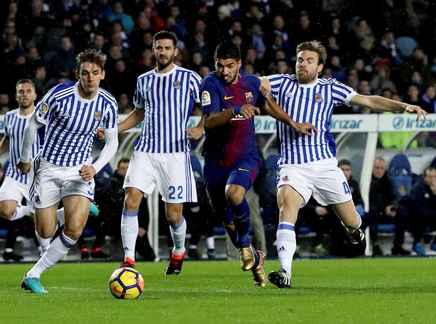 Las mejores imágenes del encuentro entre la Real Sociedad y el F.C. Barcelona en el estadio de Anoeta