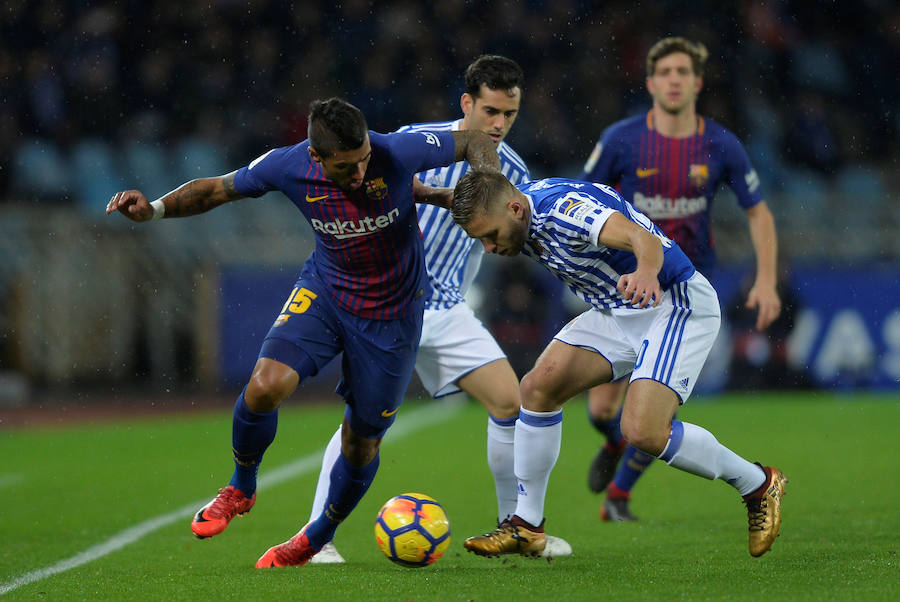 Las mejores imágenes del encuentro entre la Real Sociedad y el F.C. Barcelona en el estadio de Anoeta