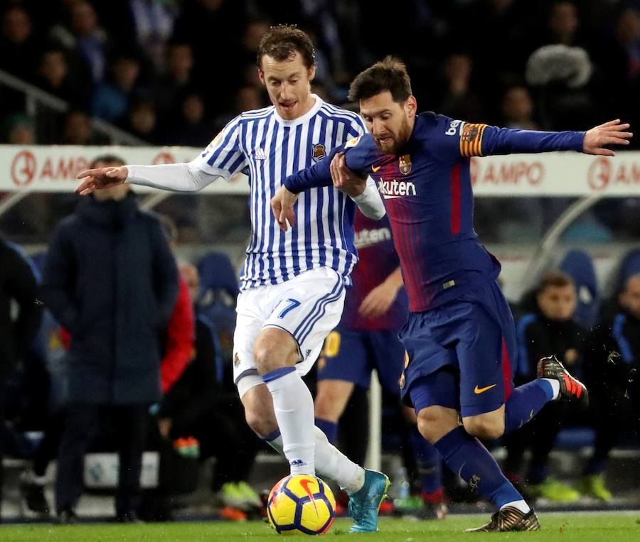 Las mejores imágenes del encuentro entre la Real Sociedad y el F.C. Barcelona en el estadio de Anoeta