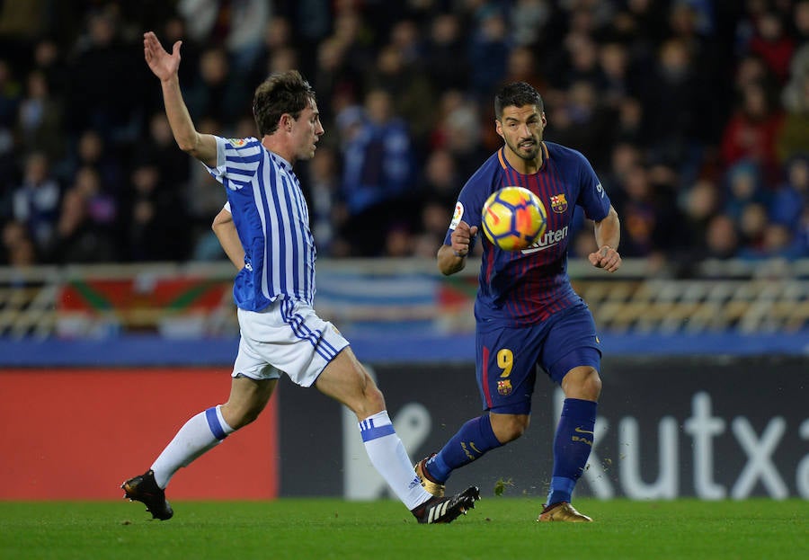 Las mejores imágenes del encuentro entre la Real Sociedad y el F.C. Barcelona en el estadio de Anoeta