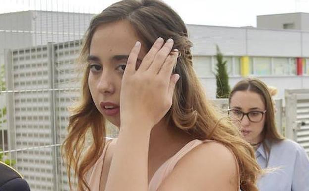 Una chirigota ridiculiza el aspecto de Andrea Janeiro | El Diario Vasco