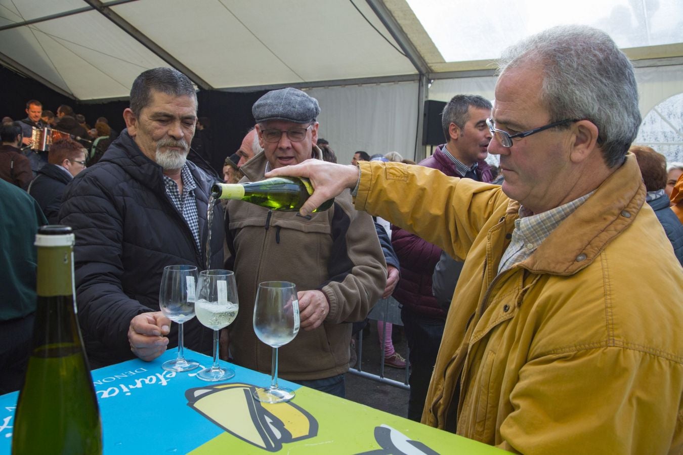Getaria ha acogido la presentación y degustación de la nueva cosecha