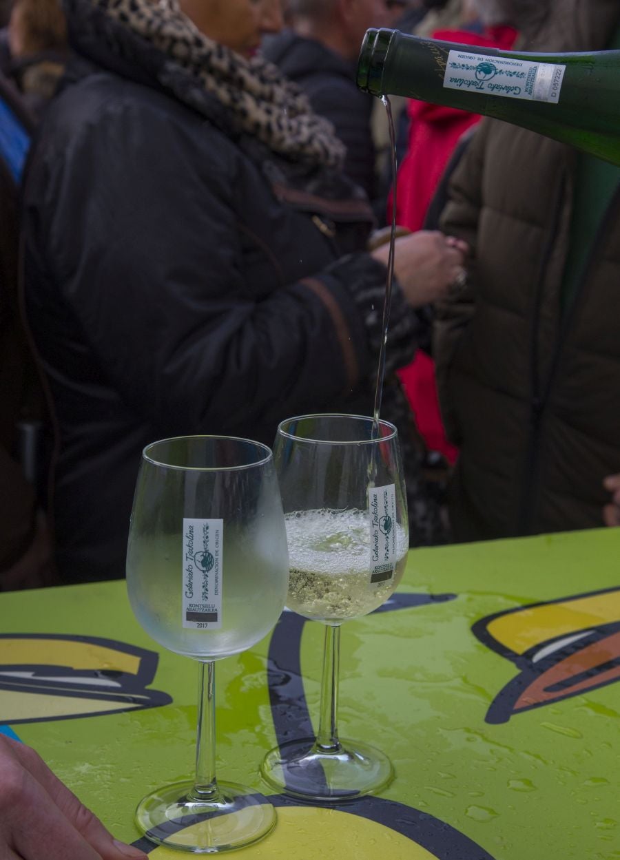 Getaria ha acogido la presentación y degustación de la nueva cosecha