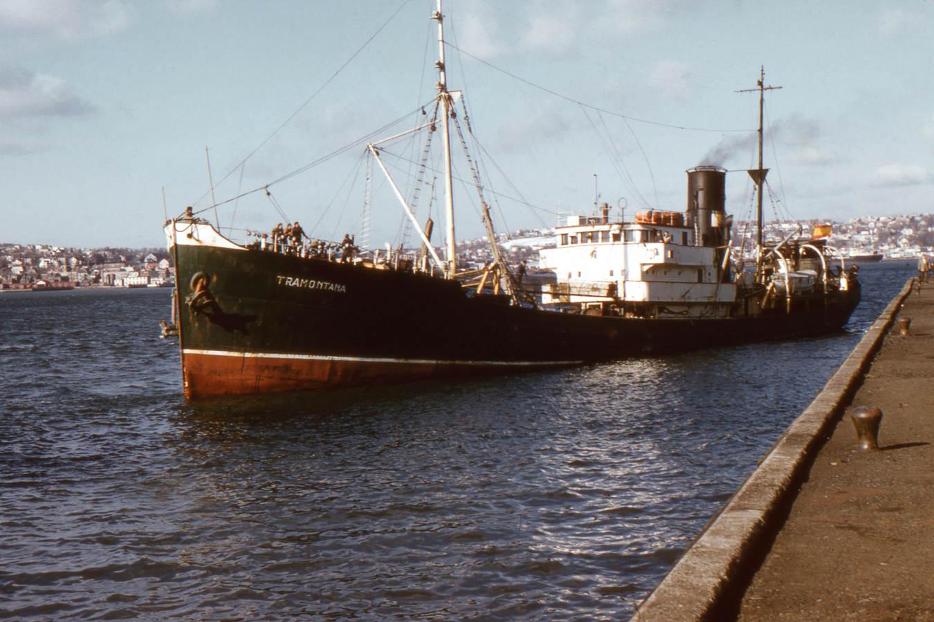 Algunos patrones y pescadores disponian de cámaras en Super 8, a veces compradas en la misma Canadá, con las que recogían detalles de su trabajo. 