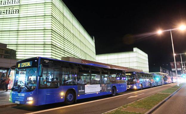 Donostia estudia que los autobuses nocturnos hagan paradas intermedias para facilitar la seguridad a las mujeres
