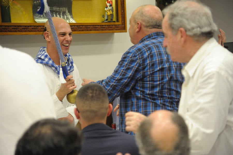 Un año más las sociedades de San Sebastián se han llenado de buen ambiente y mejor gastronomía en la víspera de su día grande y con un gran protagonista, Richard Oribe, Tambor de Oro 2018.