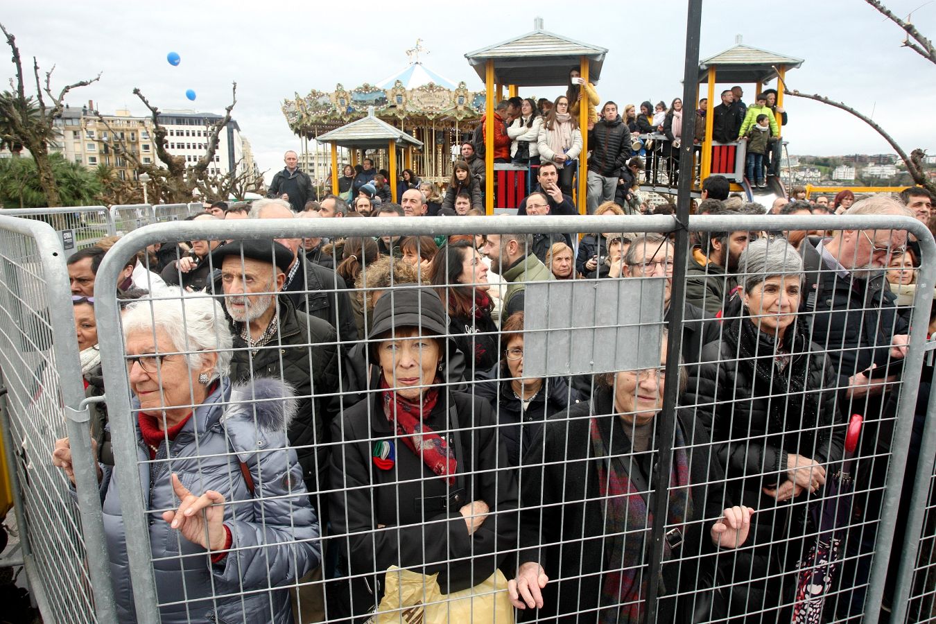 Casi 5.000 niños han desfilado por el centro de San Sebastián al son de la música de Sarriegui