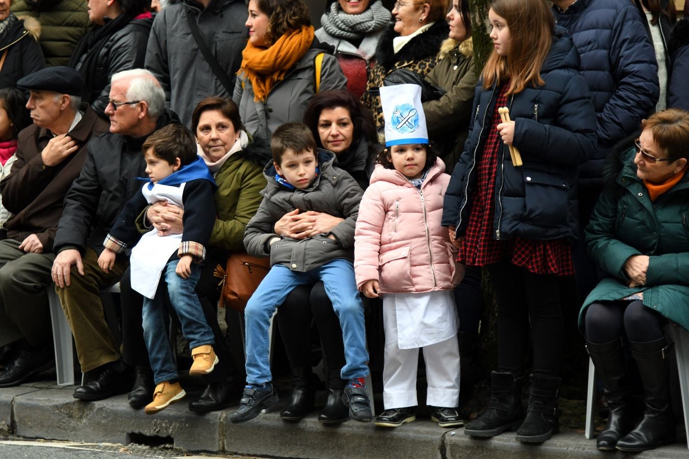 Casi 5.000 niños han desfilado por el centro de San Sebastián al son de la música de Sarriegui