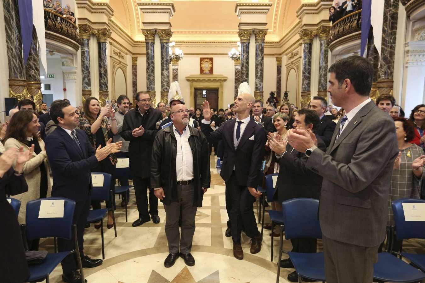 El deportista paralímpico ve cumplido su sueño de hacerse con el máximo galardón de la ciudad en una ceremonia llena de emoción