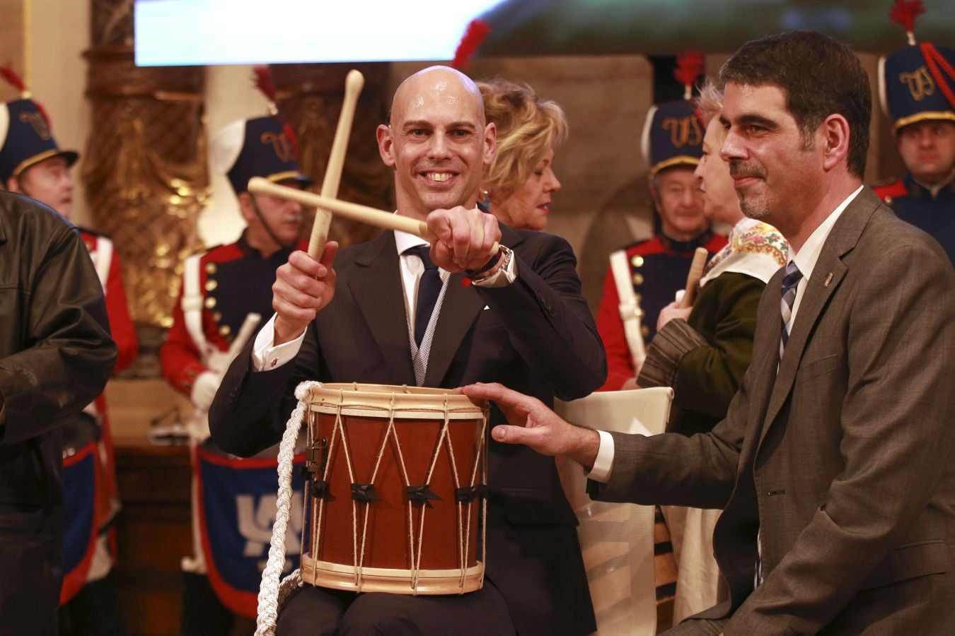 El deportista paralímpico ve cumplido su sueño de hacerse con el máximo galardón de la ciudad en una ceremonia llena de emoción