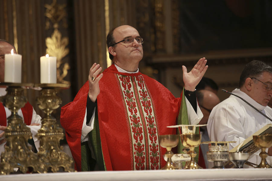 La tamborrada cierra la misa presidida por Munilla en honor al Santo Patrón con protagonismo especial del Orfeón Donostiarra