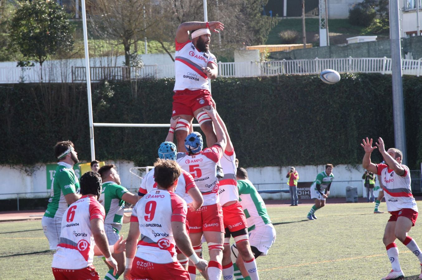 El Ampo Ordizia ha logrado este domingo una importante victoria (27-26) ante el Senor Independiente, que cede la tercera plaza al Sanitas Alcobendas, mientras los guipuzcoanos son sextos.