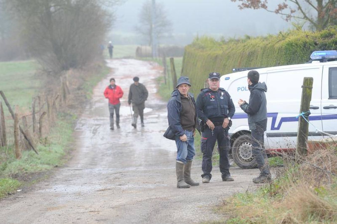 Un grupo de voluntarios formado por amigos y familiares de Jon Bárcena, el joven desaparecido en el Gorbea el pasado 30 de diciembre, ha hallado el cuerpo del montañero vizcaíno en el entorno del pantano de Urrunaga, en el término municipal de Legutio (Álava).
