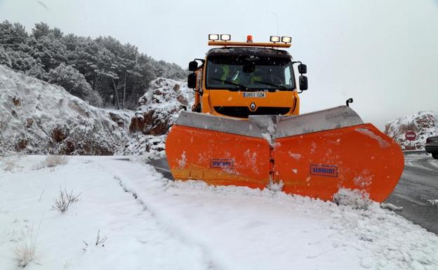 La DGT aconseja planificar el viaje y consultar el estado de las carreteras ante el aviso de nevadas
