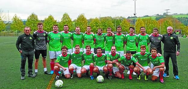 El primer equipo lazkaotarra es líder tras los tres primeros partidos.