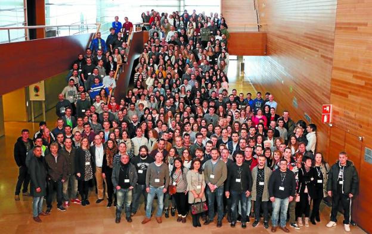Angulas Aguinaga reunió ayer a 300 de sus trabajadores en su convención anual, celebrada en el palacio del Kursaal de San Sebastián. 