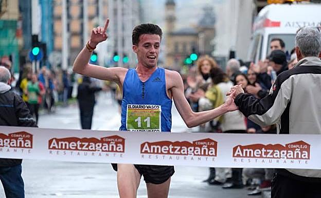 Carlos Mayo, vencedor del croos. 