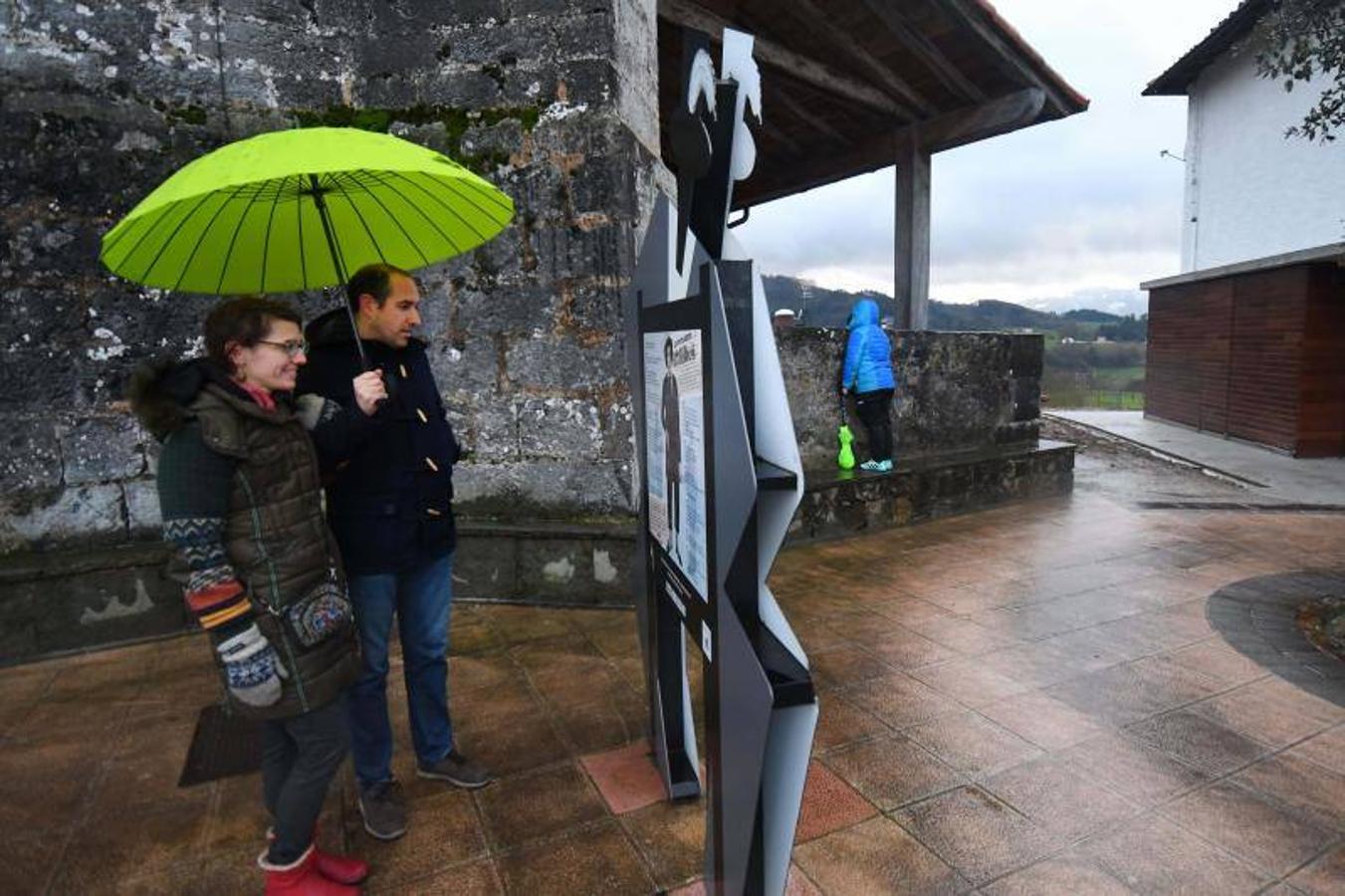 Altzo recibe emocionado la lluvia de premios. En marzo abre una oficina de turismo basada en el gigante