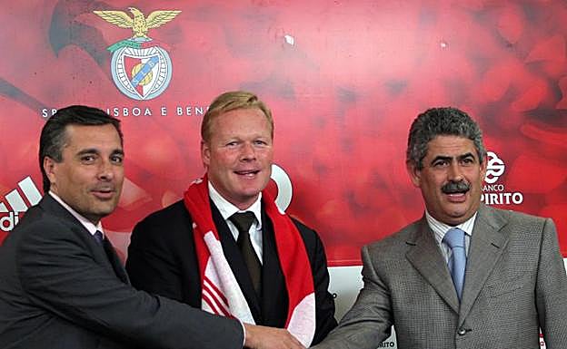 Ronald Koeman, cuando fue presentado como técnico del Benfica. 