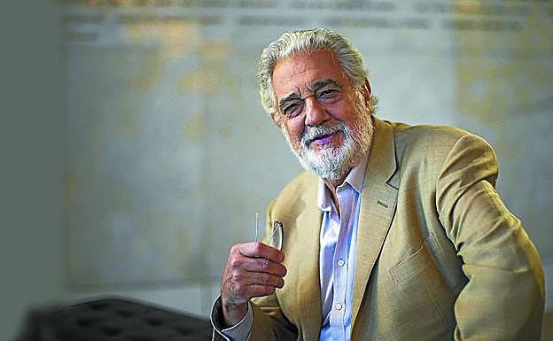 Plácido Domingo se suma al homenaje en Donostia a su madre, Pepita Embil
