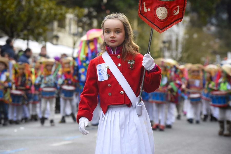 El grupo organizador de la tamborrada infantil, la sociedad Aiz Orratz-Veleta, celebró la semana pasada el 50 aniversario de su festival infantil y afronta este carnaval también con el 75 aniversario de su charanga.