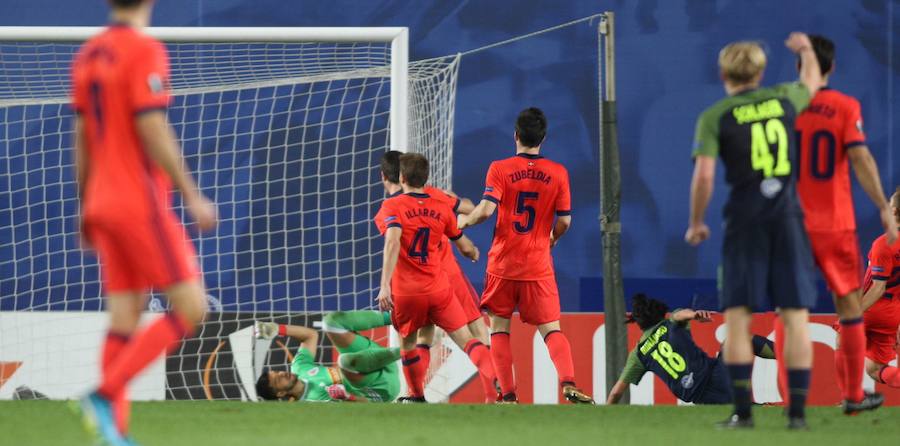 El partido entre la Real Sociedad y el Salzburgo en Anoeta, en imágenes