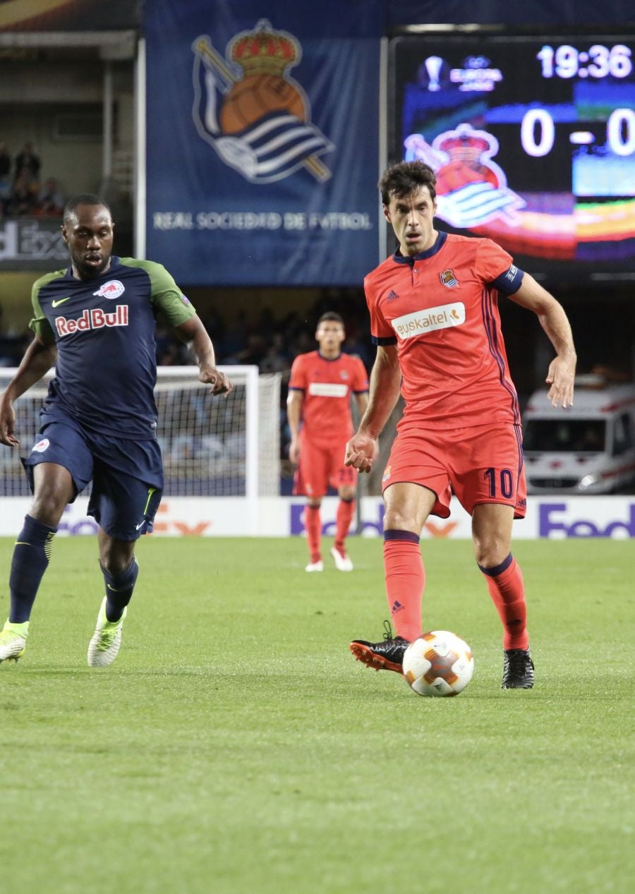 El partido entre la Real Sociedad y el Salzburgo en Anoeta, en imágenes