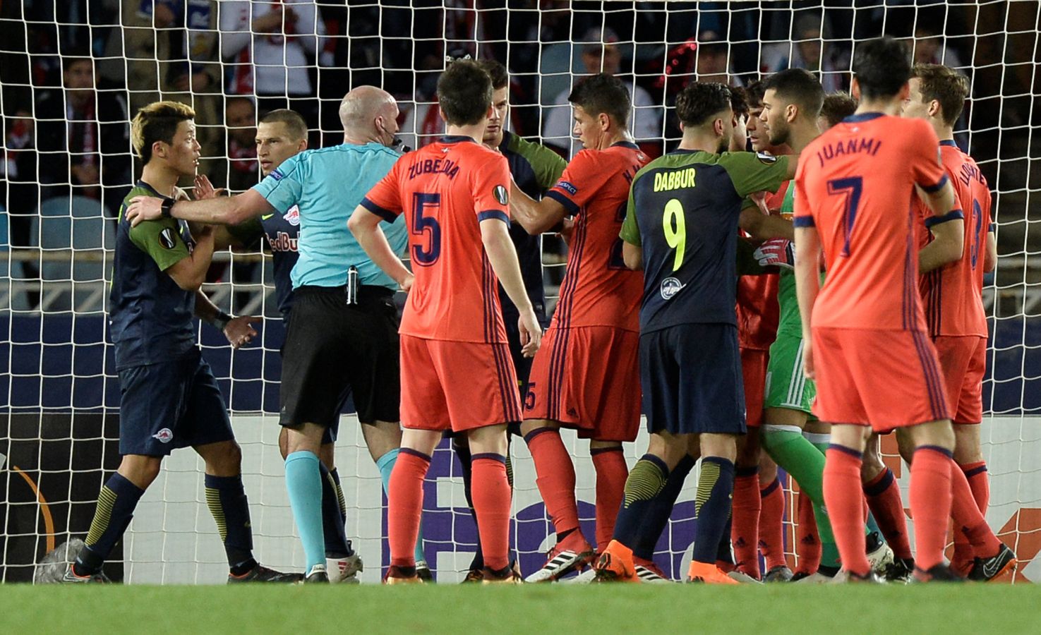 El partido entre la Real Sociedad y el Salzburgo en Anoeta, en imágenes