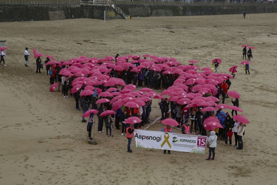 Alrededor de 600 personas han participado hoy en la VI Marcha Nórdica organizada por Aspanogi, la Asociación de Familiares de Niños con Cáncer de Gipuzkoa