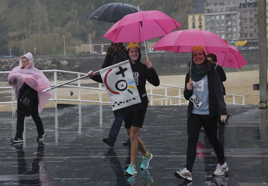 Alrededor de 600 personas han participado hoy en la VI Marcha Nórdica organizada por Aspanogi, la Asociación de Familiares de Niños con Cáncer de Gipuzkoa