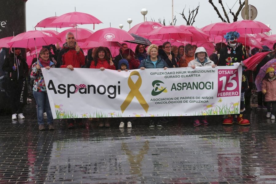 Alrededor de 600 personas han participado hoy en la VI Marcha Nórdica organizada por Aspanogi, la Asociación de Familiares de Niños con Cáncer de Gipuzkoa