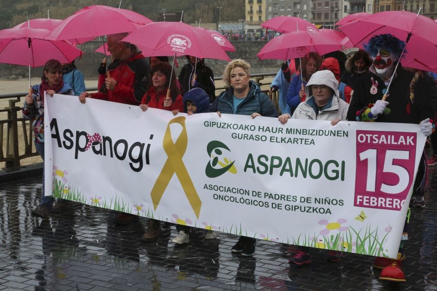 Alrededor de 600 personas han participado hoy en la VI Marcha Nórdica organizada por Aspanogi, la Asociación de Familiares de Niños con Cáncer de Gipuzkoa