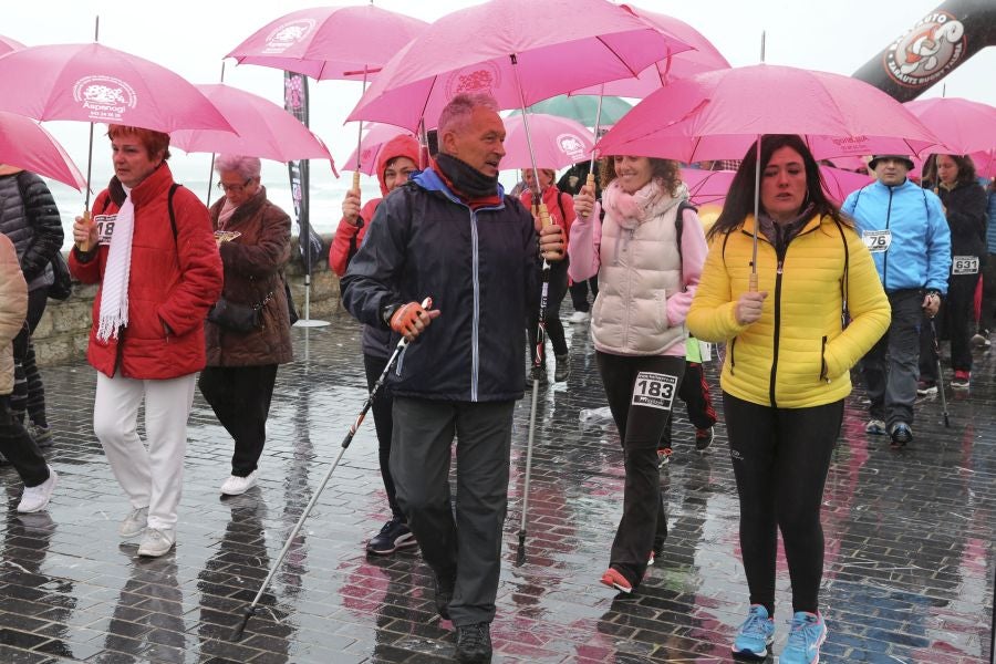 Alrededor de 600 personas han participado hoy en la VI Marcha Nórdica organizada por Aspanogi, la Asociación de Familiares de Niños con Cáncer de Gipuzkoa