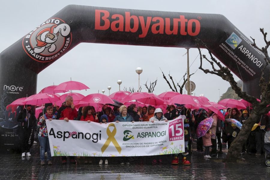 Alrededor de 600 personas han participado hoy en la VI Marcha Nórdica organizada por Aspanogi, la Asociación de Familiares de Niños con Cáncer de Gipuzkoa