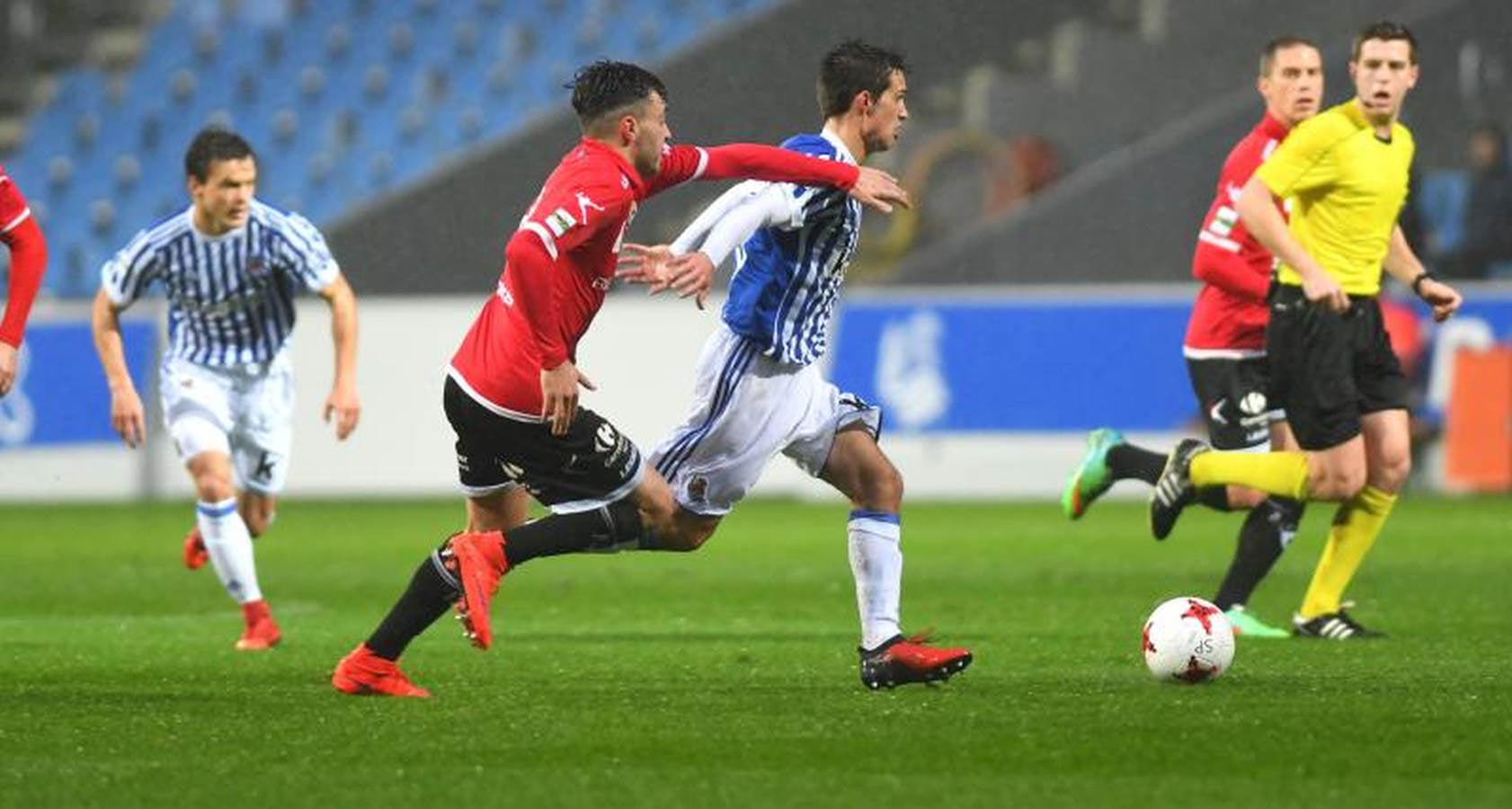 Un gol de Capilla permite a los de Alguacil meterse en puestos de play-off de ascenso.