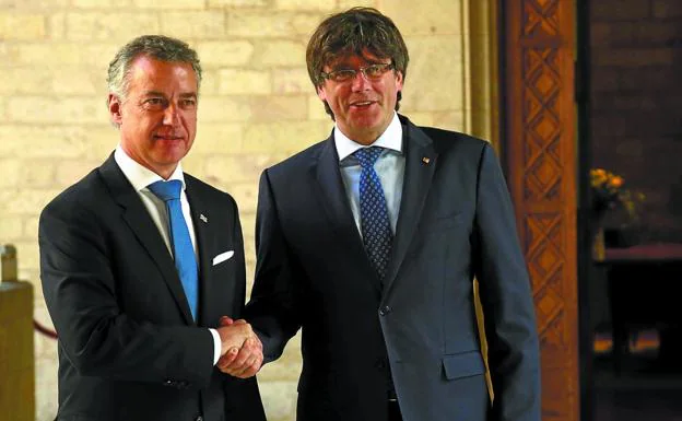 Iñigo Urkullu y Carles Puigdemont celebraron su última reunión oficial el pasado 19 de junio en el Palau de la Generalitat.