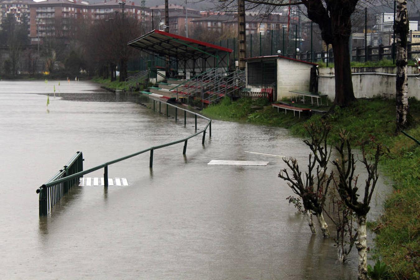 Inundaciones puntuales de los ríos guipuzcoanos tras las intensas lluvias de los últimos días. 