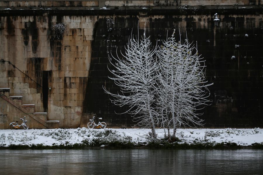 Hacía 6 años que no nevaba en Roma. La última vez fue en el año 2012, cuando la ciudad –como en esta ocasión– se vio sorprendida por el blanco y sufrió las consecuencias de otro temporal.