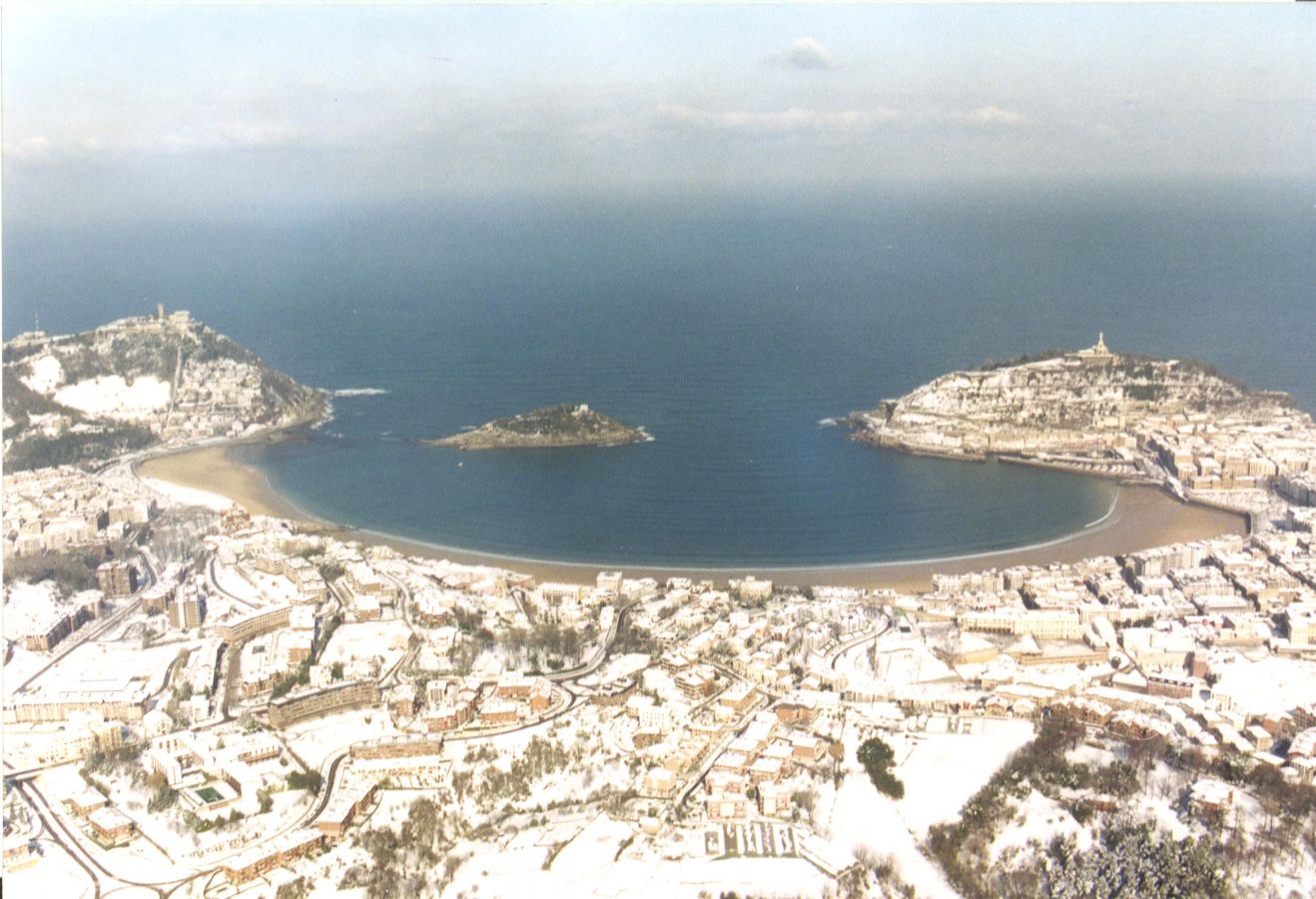 A primeras horas de la mañana del 20 de febrero de 1996 la nieve comenzó a caer sobre San Sebastián. Todo empeoró al día siguiente