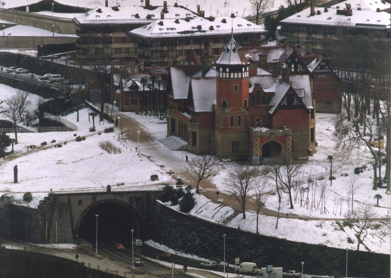 A primeras horas de la mañana del 20 de febrero de 1996 la nieve comenzó a caer sobre San Sebastián. Todo empeoró al día siguiente