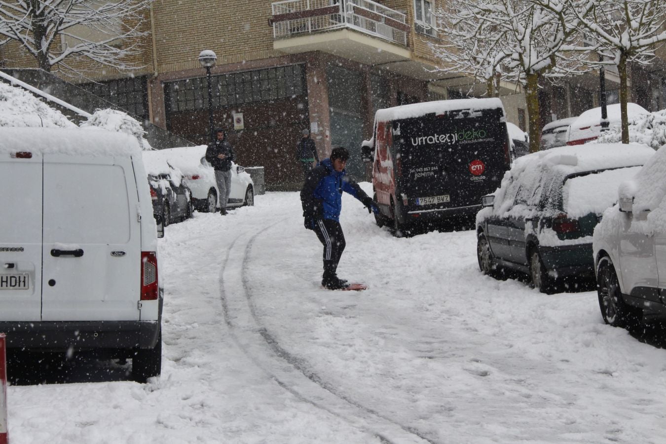 Fotos: Deba amanece nevada