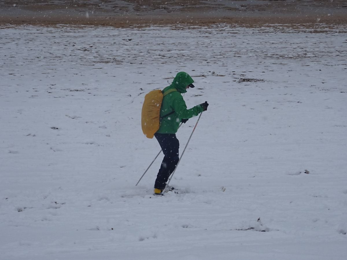 Fotos: Zarautz se tiñe de blanco