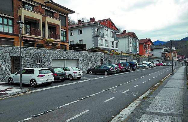 Barrio. Zona de villas en la calle Plazaola en la que se han producido varios robos. 