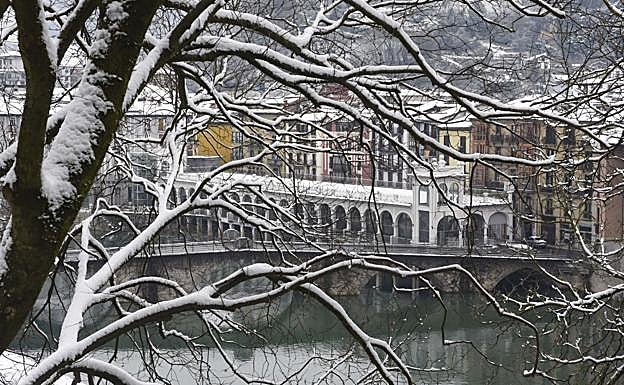 Galería. Gipuzkoa amanece teñida de blanco. 
