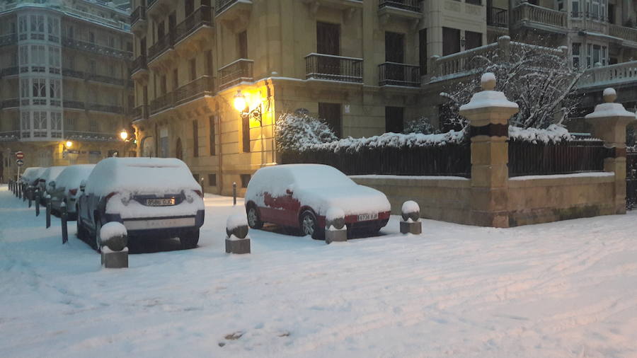 La nieve ha teñido de blanco la ciudad