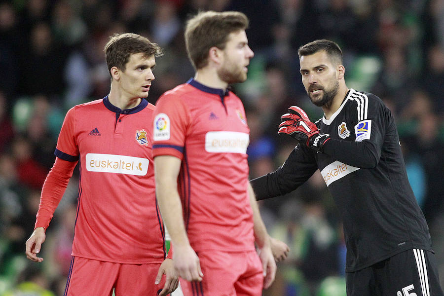 Moyá ha sido uno de los protagonistas del Betis - Real Sociedad con su debut como portero txuri-urdin